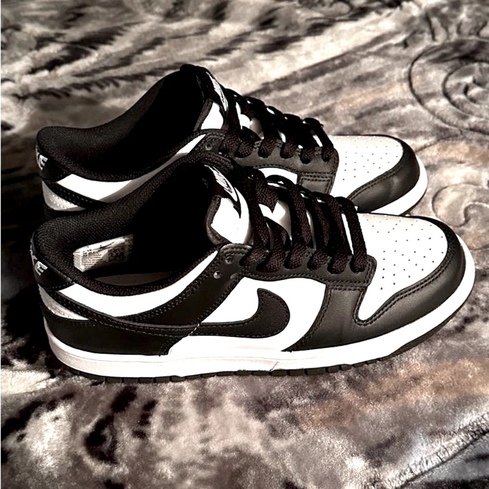 Panda dunks low (size 6.5Y) authenticated